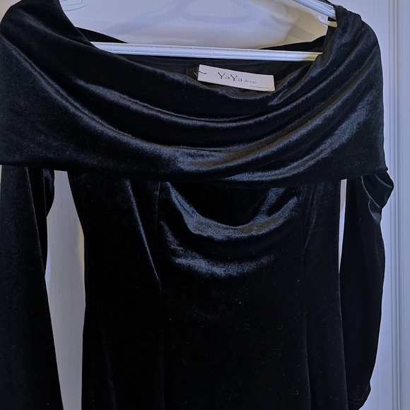 New Yaya and Co off shoulder Velvet dress - Picture 3 of 7